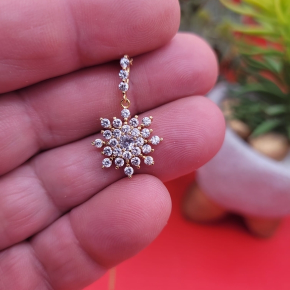 Necklaces - Picture 2 of 4